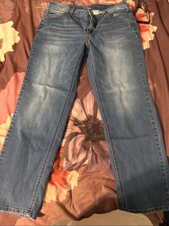 Time and Tru Denim - Time and Tru Women's Light Blue Straight-Leg Jeans